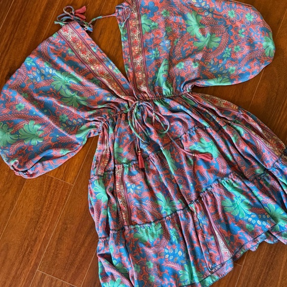 Dresses & Skirts - Boho mini dress, flowy sleeves and tassel tie waist